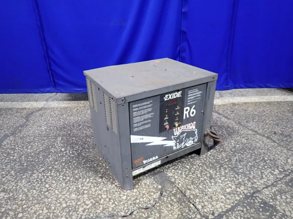 Yuasa Battery Charger - W3-18-865