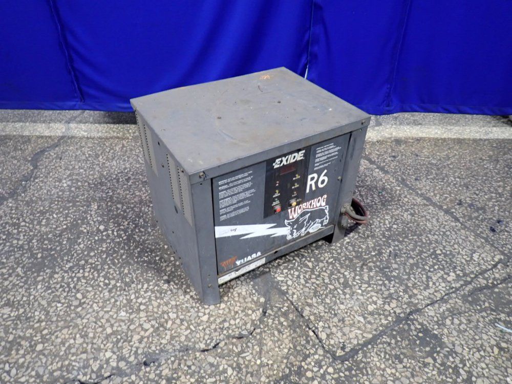 Yuasa Battery Charger - W3-18-865