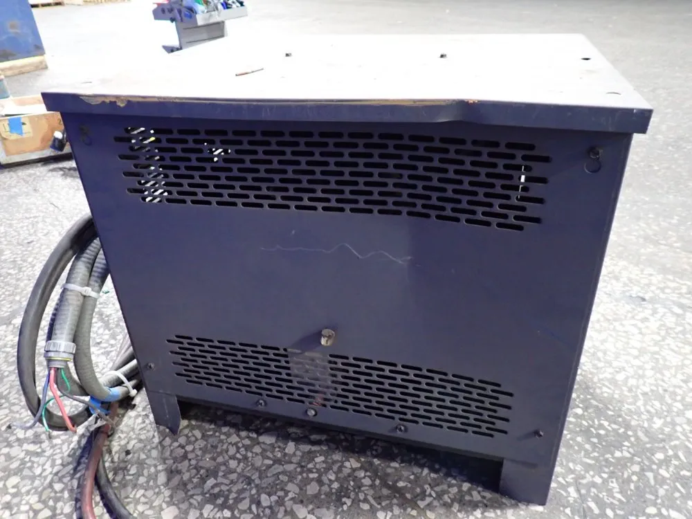 Yuasa Battery Charger - W3-18-865