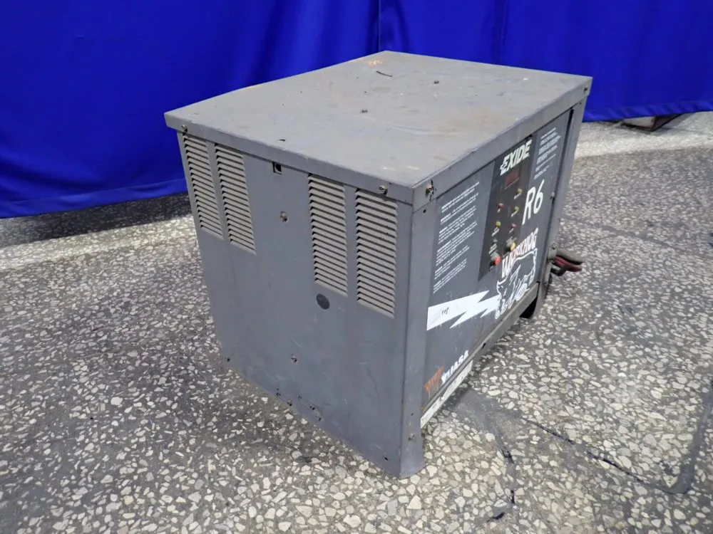 Yuasa Battery Charger - W3-18-865