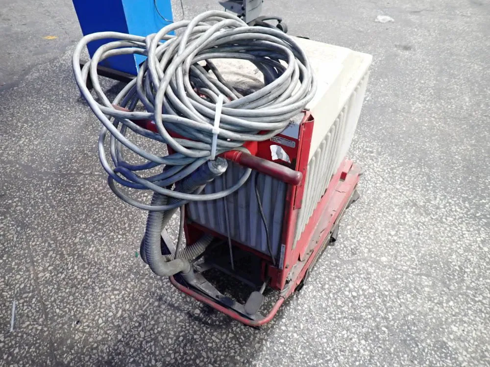 Pullman Holt Products Floor Scrubber - Es2000