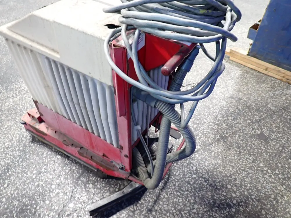 Pullman Holt Products Floor Scrubber - Es2000