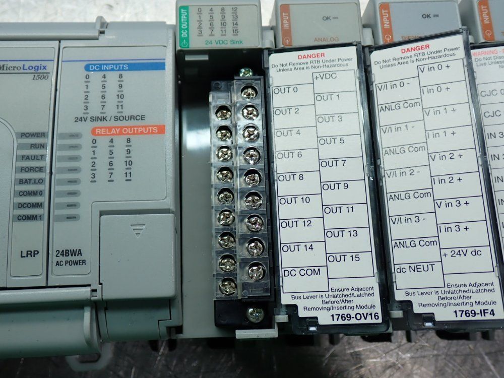 Allen Bradley Micologix 15oo Plc Controller Module - 1764-24bwa