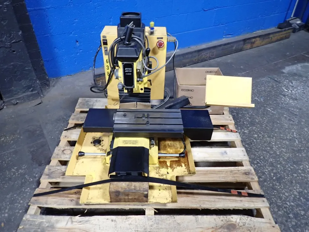 Applied Mechronics Co 13" X 6" Cnc Vertical Mill - Dm 2400