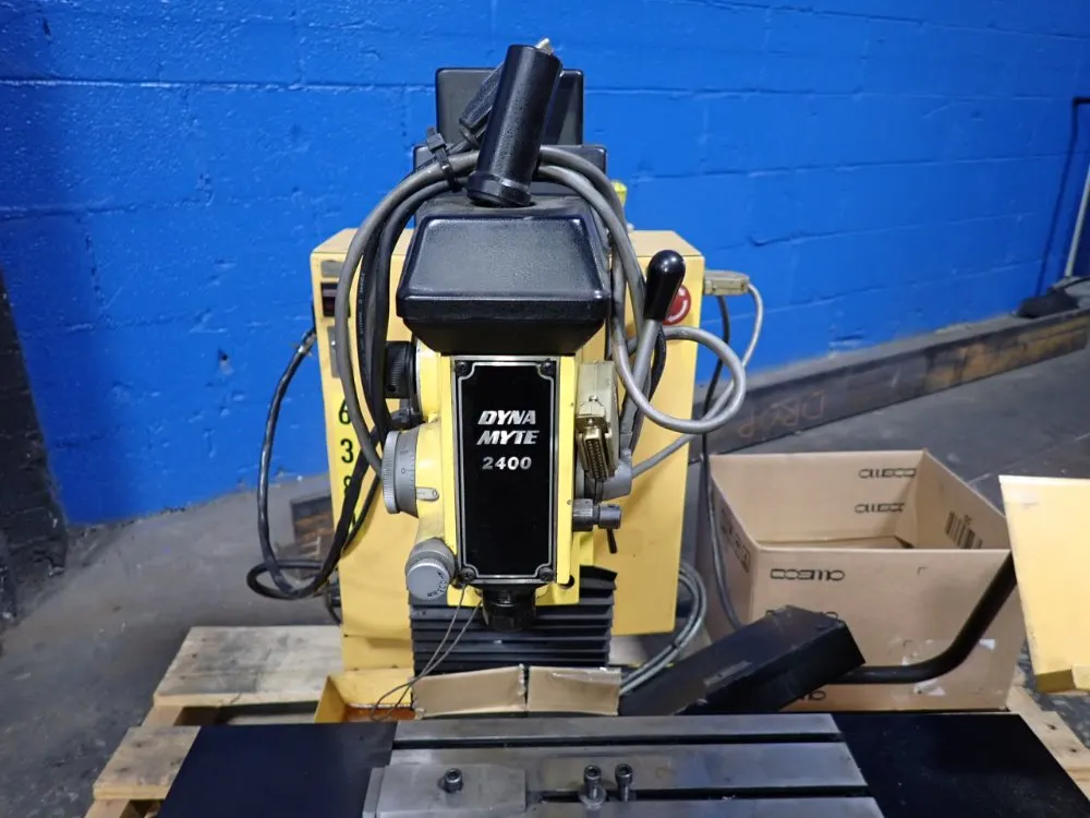 Applied Mechronics Co 13" X 6" Cnc Vertical Mill - Dm 2400