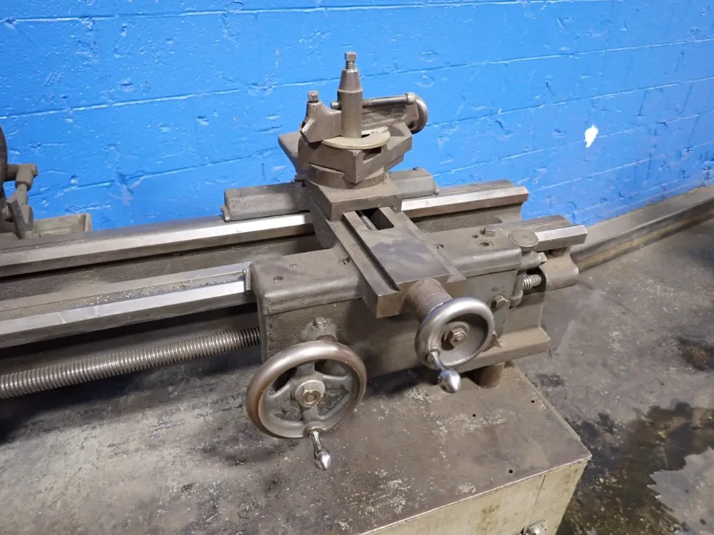 Logan Engineering Co 17" X 4 1/2" Lathe - 400