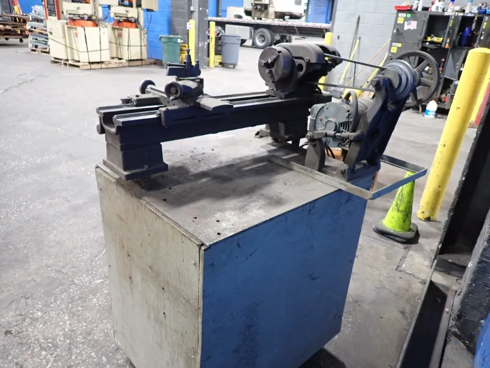 Logan Engineering Co 17" X 4 1/2" Lathe - 400