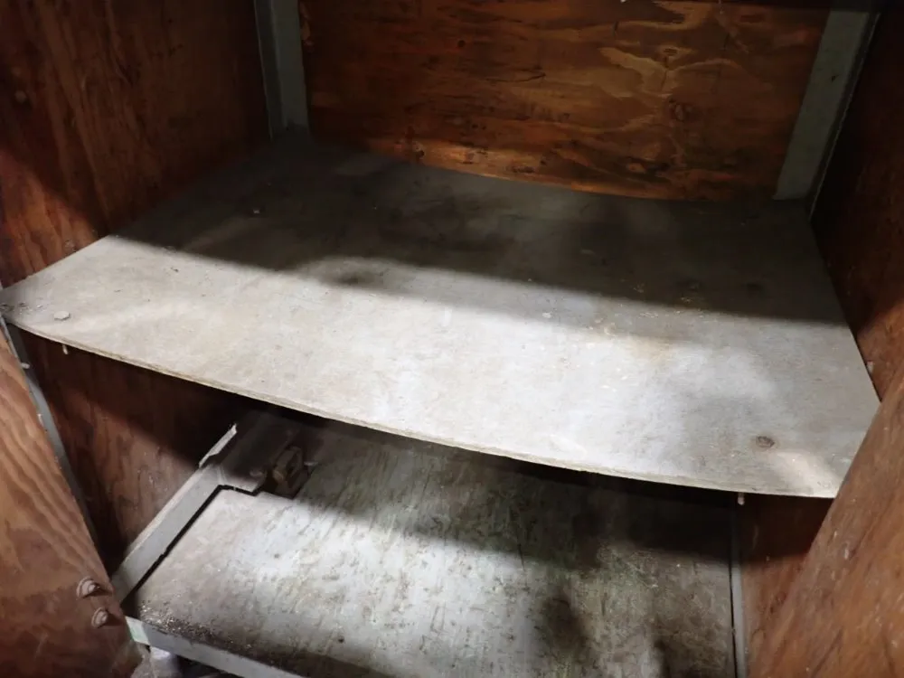 Logan Engineering Co 17" X 4 1/2" Lathe - 400