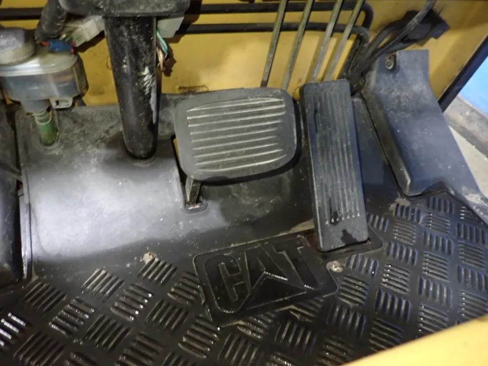 Caterpillar 2750 Lbs Electric Forklift - Ep18kt