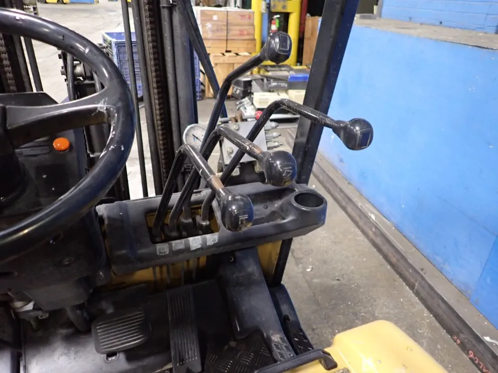 Caterpillar 2750 Lbs Electric Forklift - Ep18kt