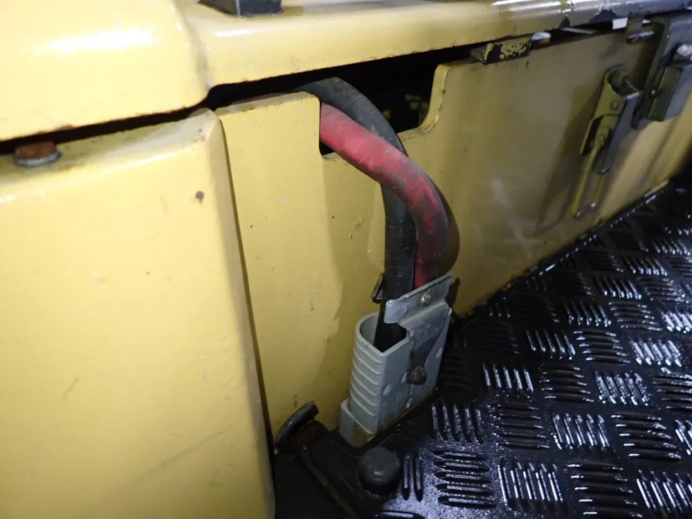 Caterpillar 2750 Lbs Electric Forklift - Ep18kt