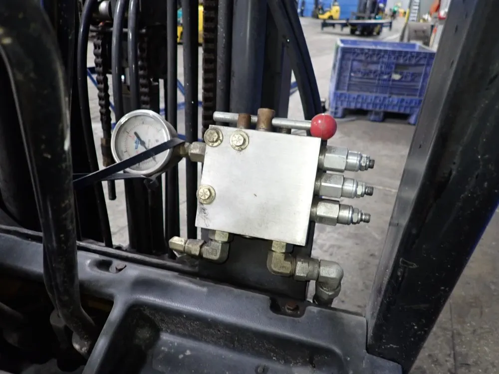 Caterpillar 2750 Lbs Electric Forklift - Ep18kt