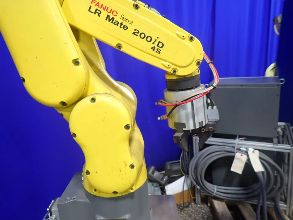 Fanuc Robot - Lr Mate 200id 7l / Lr Mate 200id 4s