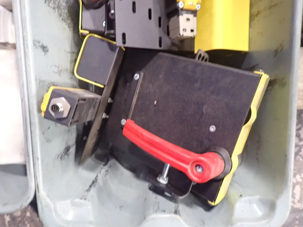 Fanuc Robot - Lr Mate 200id 7l / Lr Mate 200id 4s