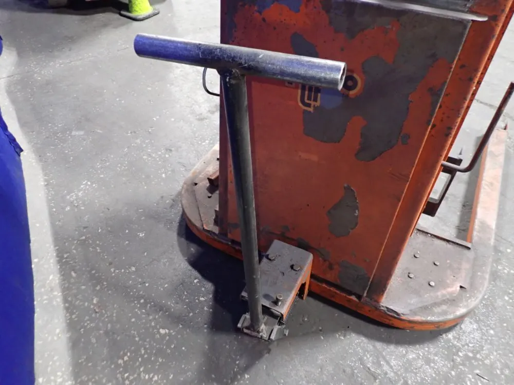 Presto 1000 Lbs Straddle Lift