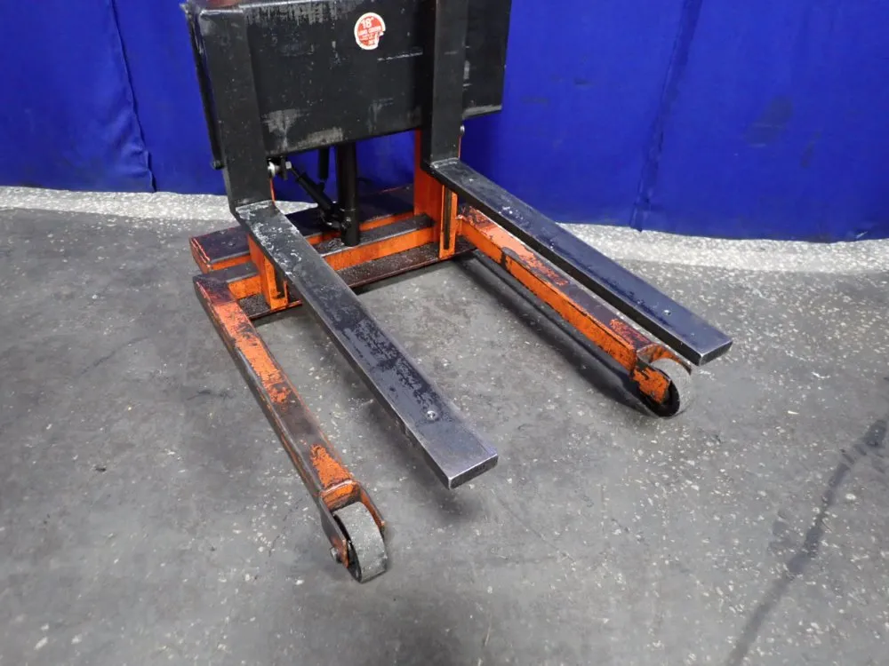 Lee Engineering 1000 Lbs Straddle Lift - M478