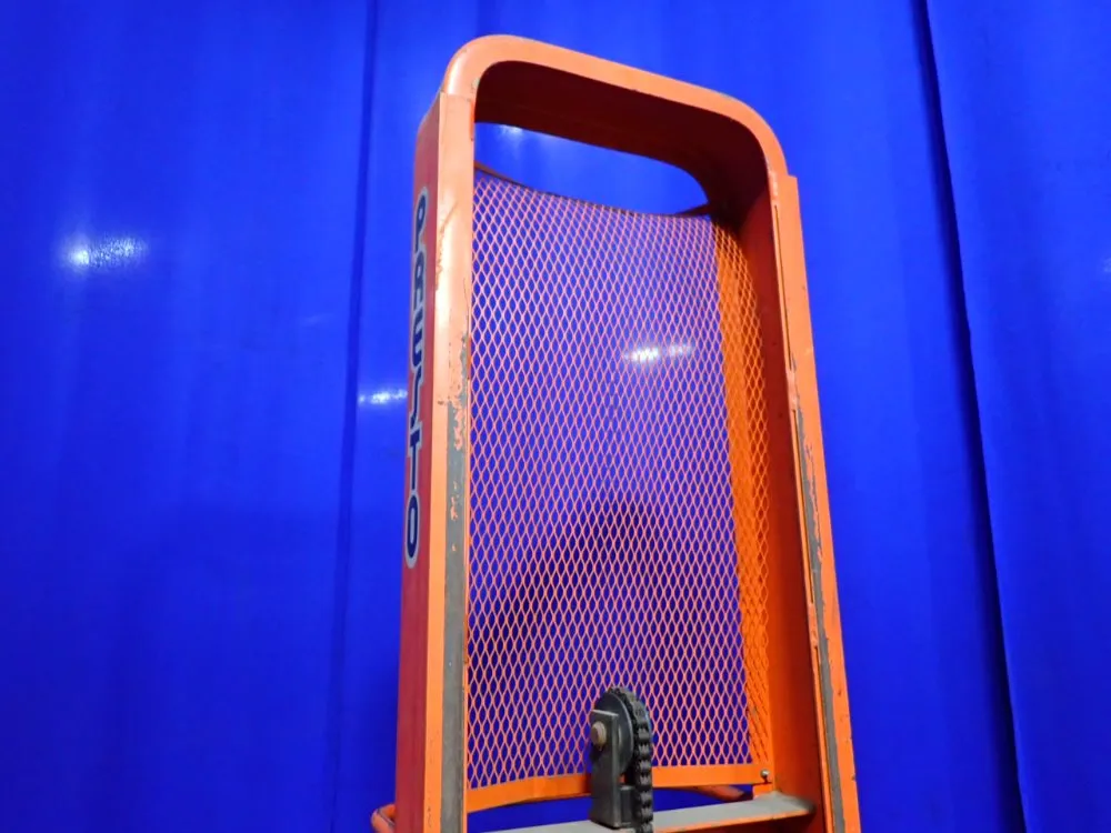 Lee Engineering 1000 Lbs Straddle Lift - M466