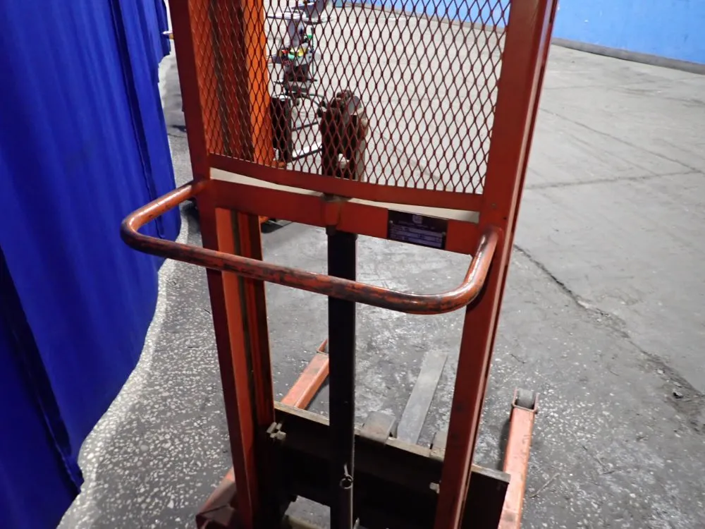 Lee Engineering 1000 Lbs Straddle Lift - M466