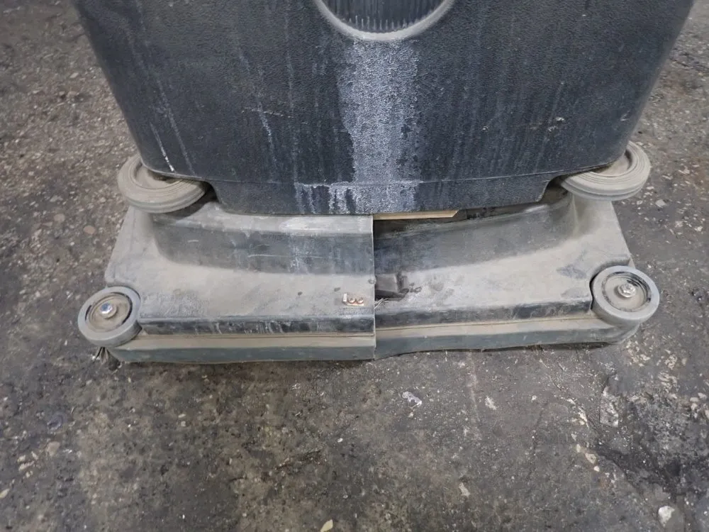 Viper 25" Floor Scrubber - Fang 26t