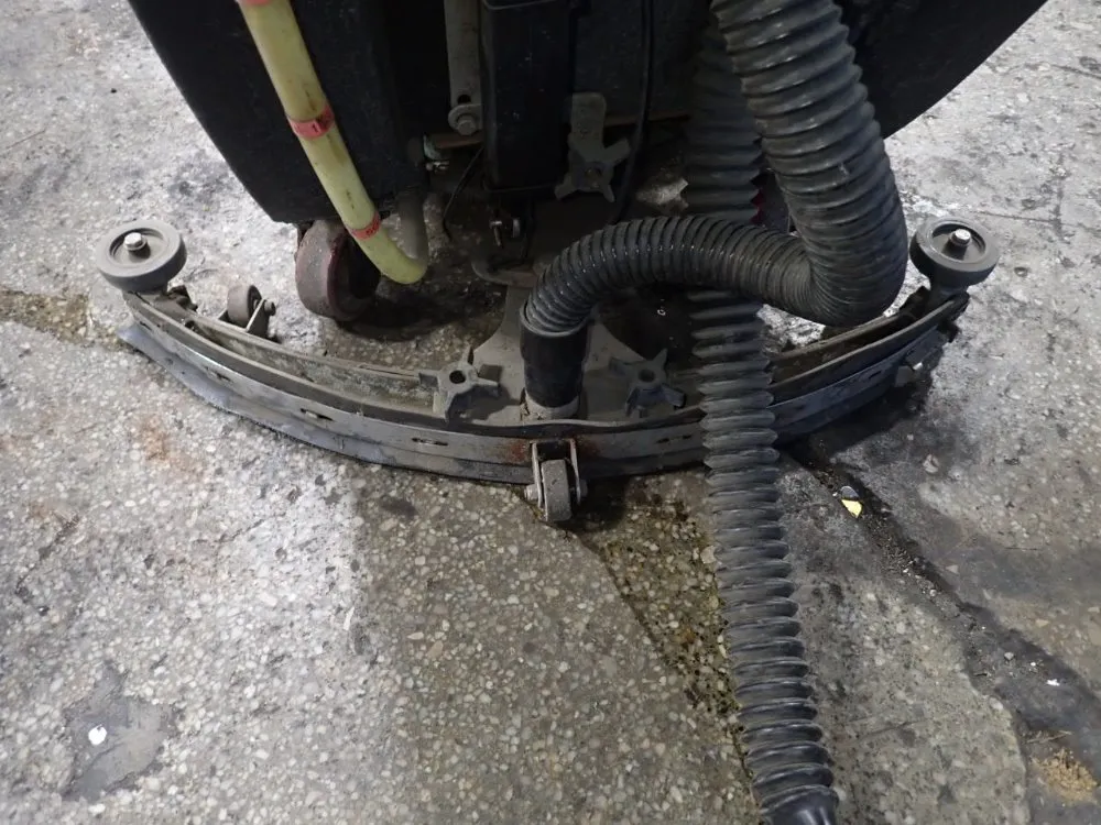 Viper 25" Floor Scrubber - Fang 26t