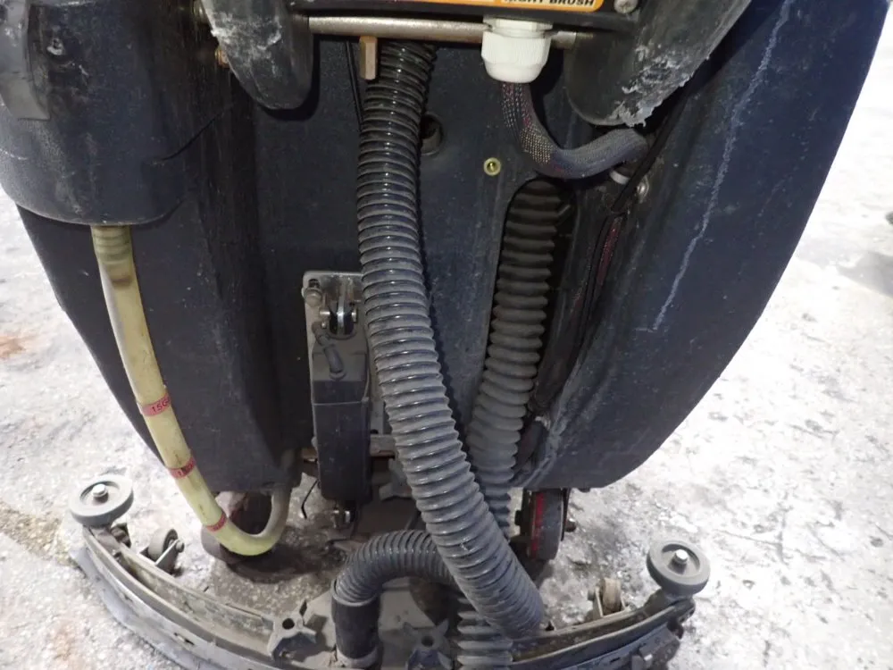 Viper 25" Floor Scrubber - Fang 26t