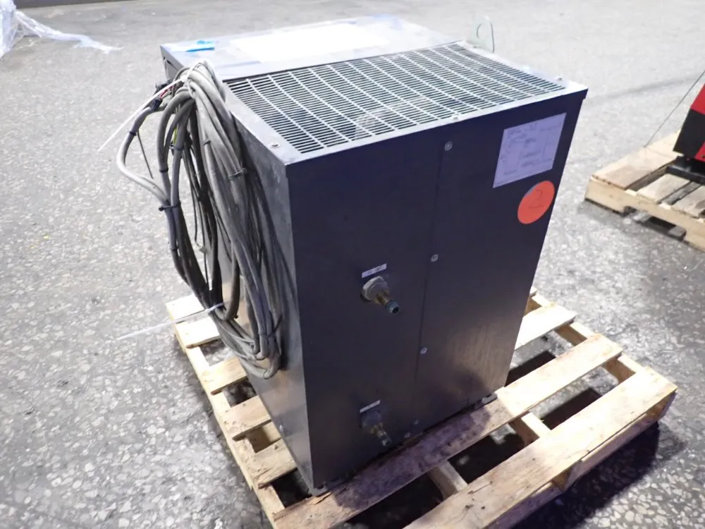 Daiken Chilling Unit - Akzw458-c-a244b
