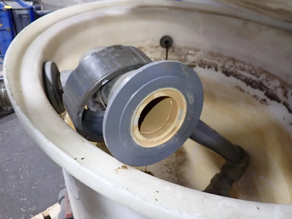 Chem-tainer 150 Gallon Poly Tank