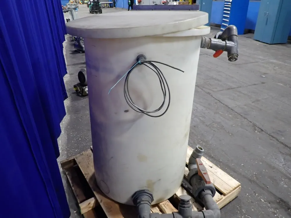 Chem-tainer 150 Gallon Poly Tank