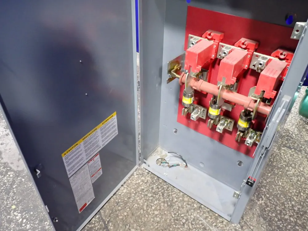 Square D 400 A Fusible Disconnect - H325