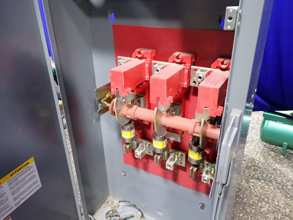 Square D 400 A Fusible Disconnect - H325