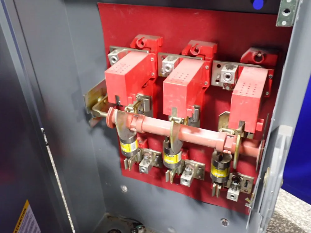 Square D 400 A Fusible Disconnect - H325