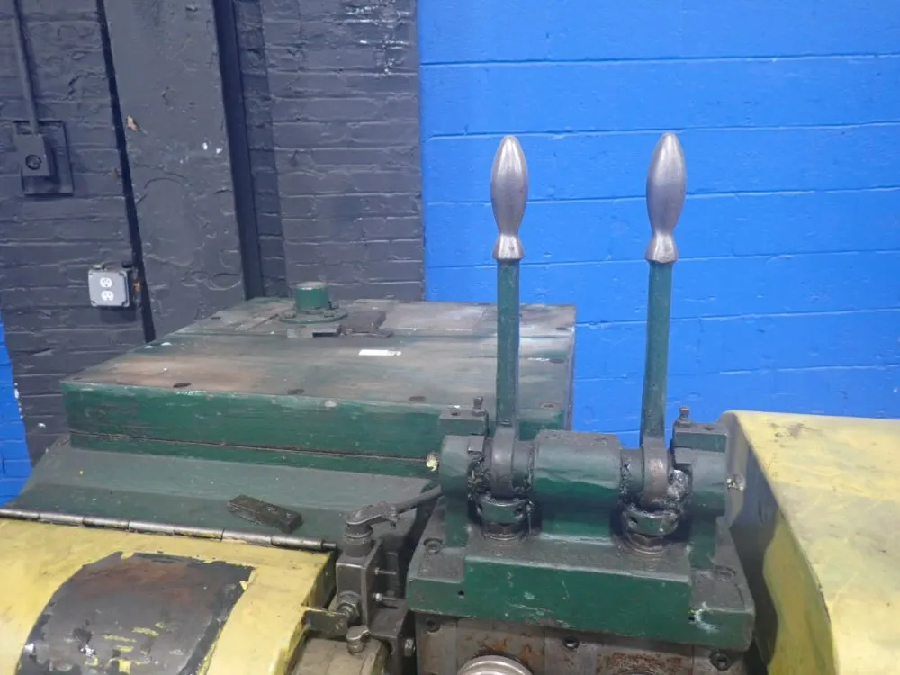 The Lewis Machine Co. Wire Straigtener & Cut Off - 2cg