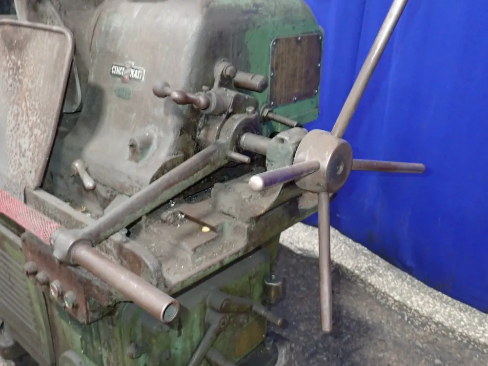 Cincinnati 6" Wheel Centerless Grinder