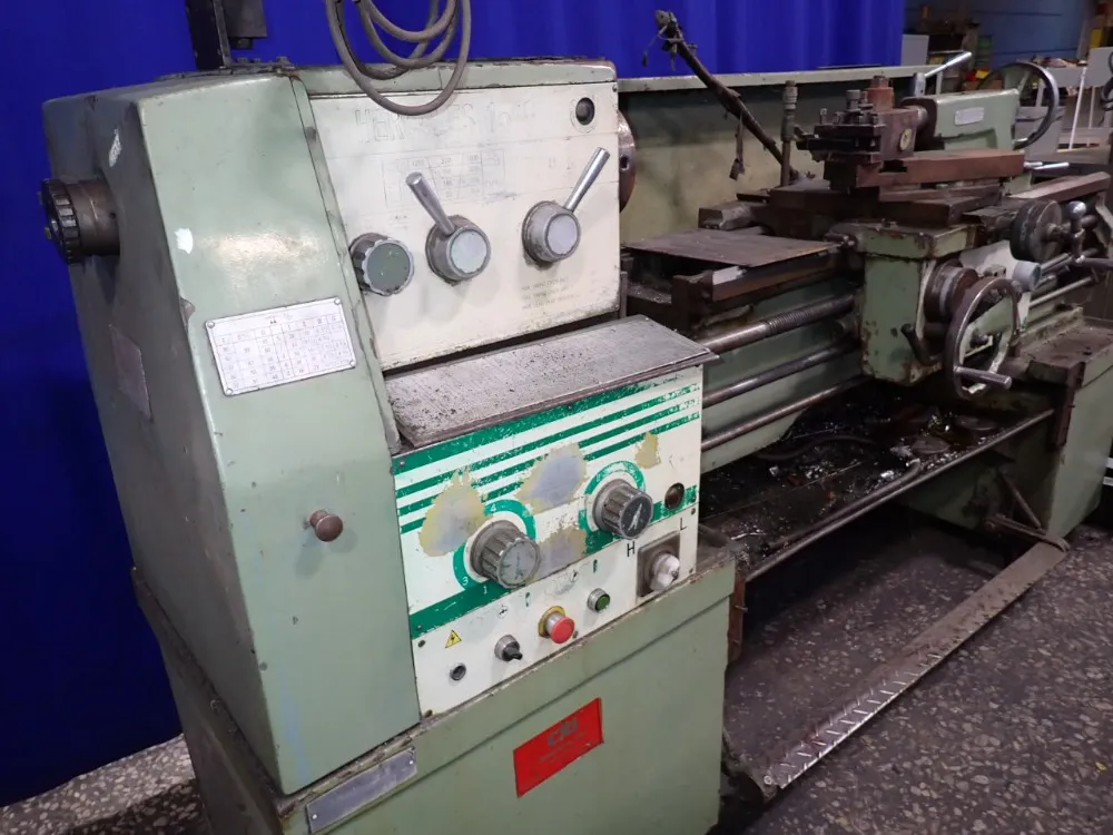 Hercules 20" / 15" X 52" Gap Bed Lathe - 1540