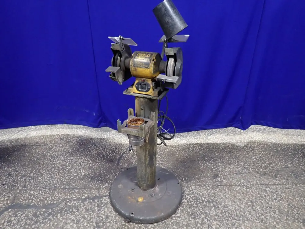 Dewalt 8" Bench Grinder - Dw758