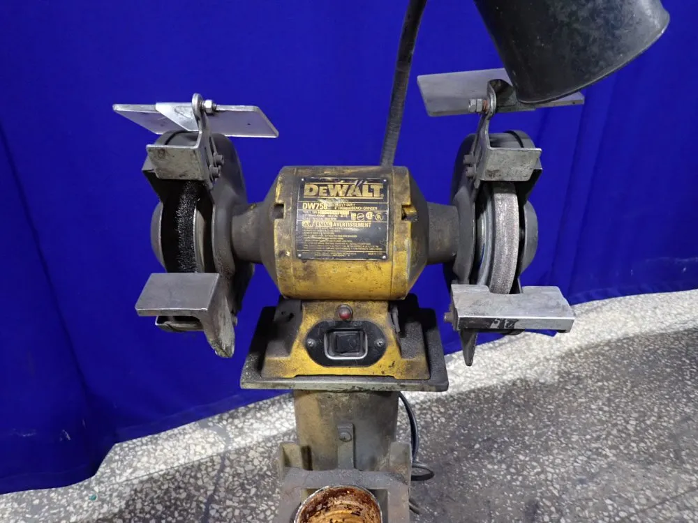 Dewalt 8" Bench Grinder - Dw758