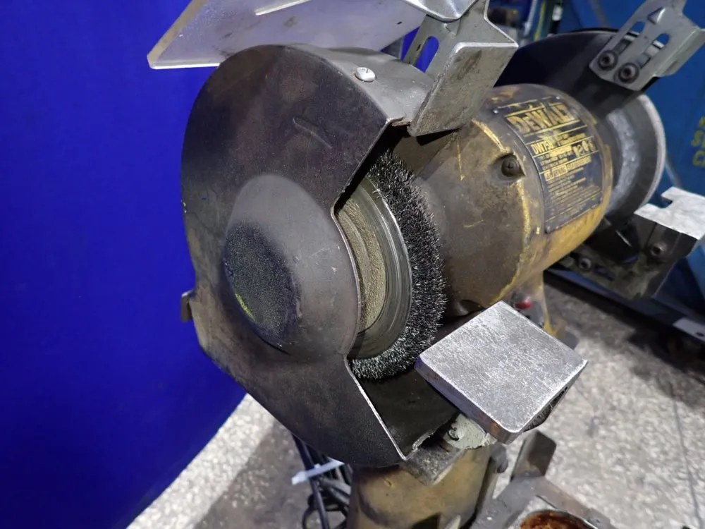 Dewalt 8" Bench Grinder - Dw758