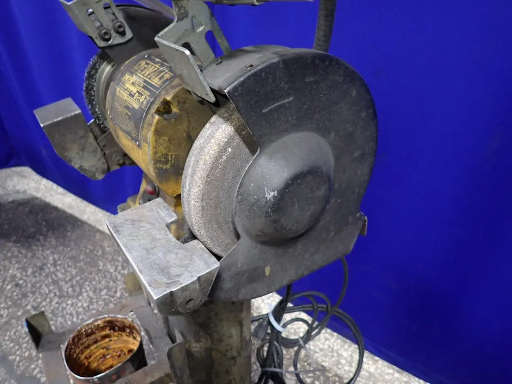 Dewalt 8" Bench Grinder - Dw758