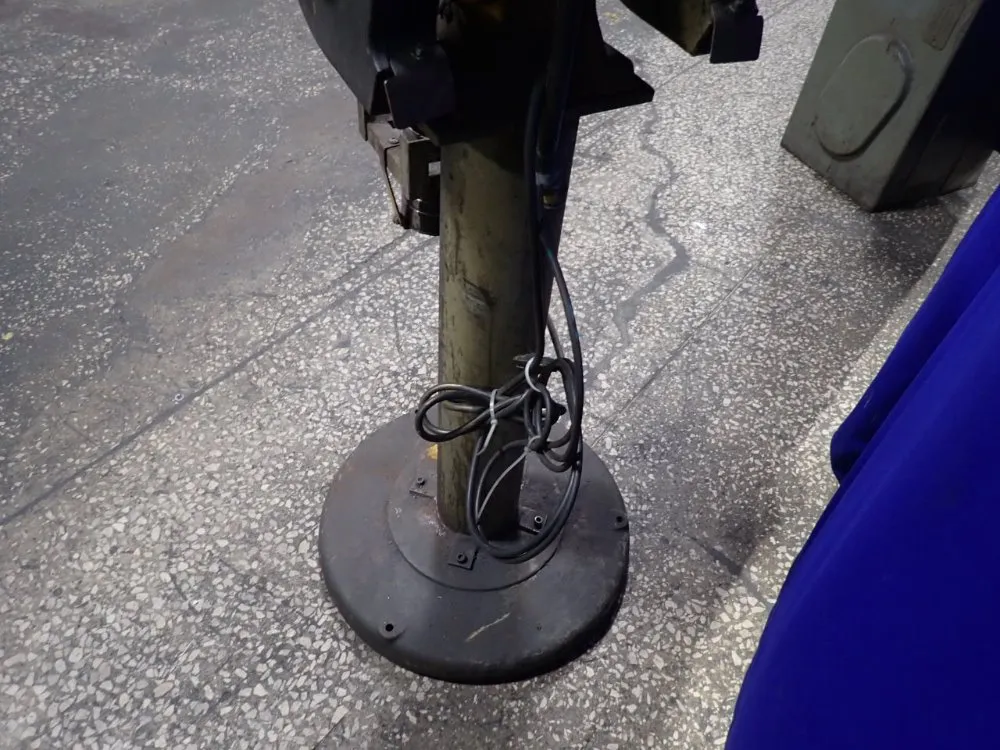 Dewalt 8" Bench Grinder - Dw758