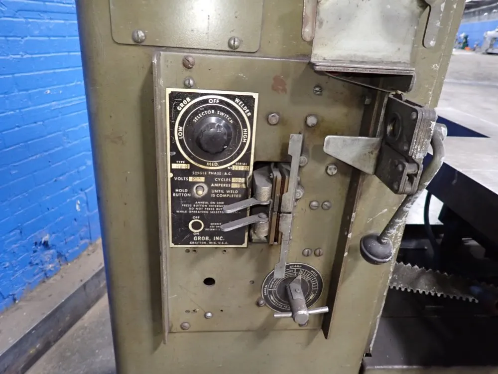 Grob Inc 18" Vertical Band Saw - 4v-18