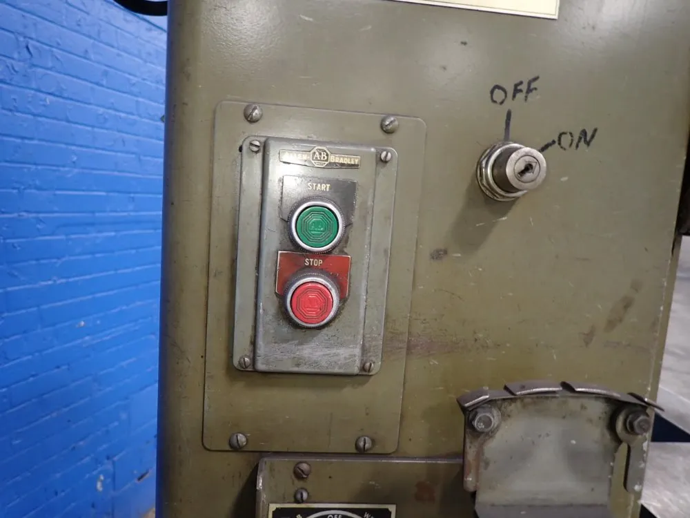 Grob Inc 18" Vertical Band Saw - 4v-18