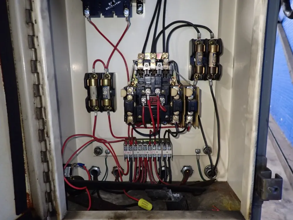 Grob Inc 18" Vertical Band Saw - 4v-18