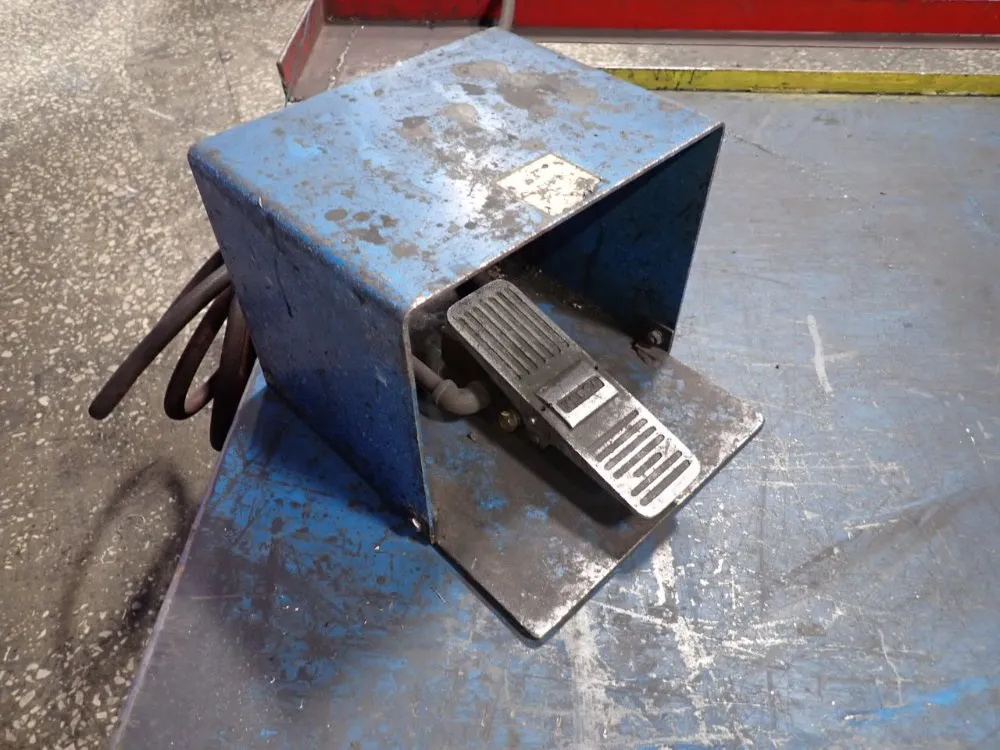 Air Caster Corp 48" X 42" Lift Table