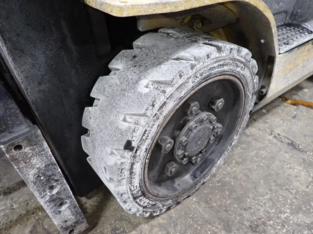 Caterpillar 4750 Lbs Propane Forklift - C5000