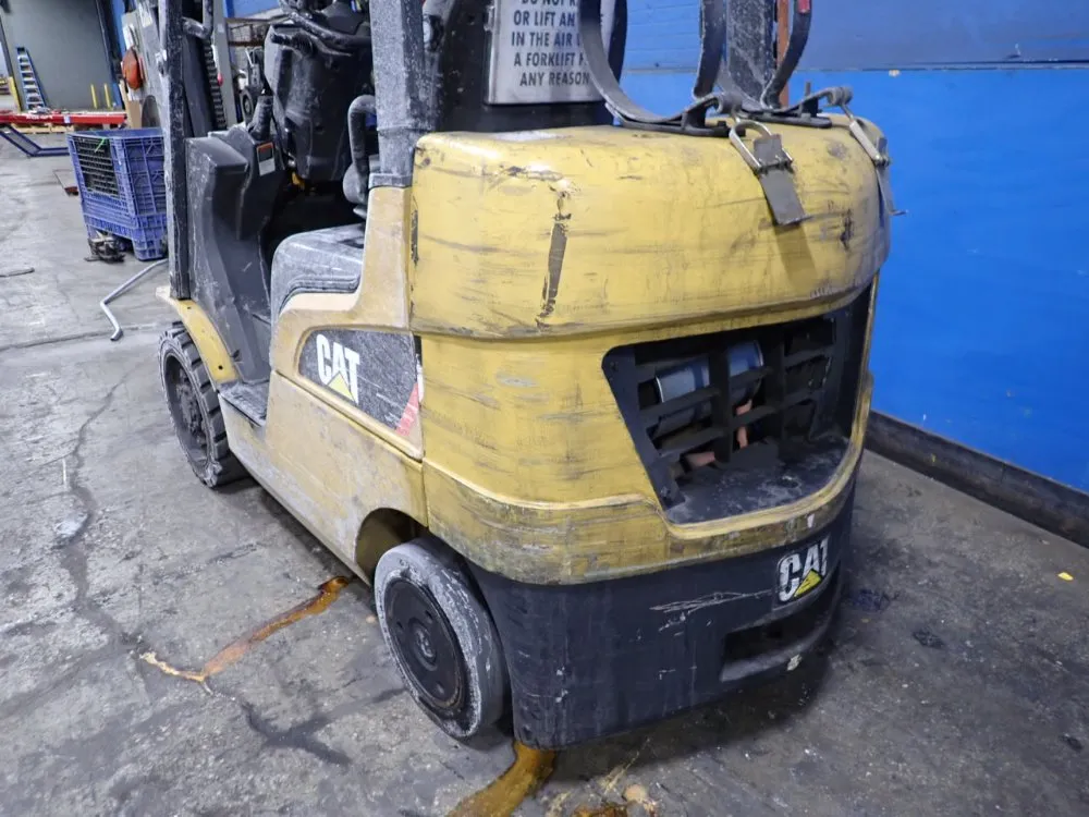 Caterpillar 4750 Lbs Propane Forklift - C5000