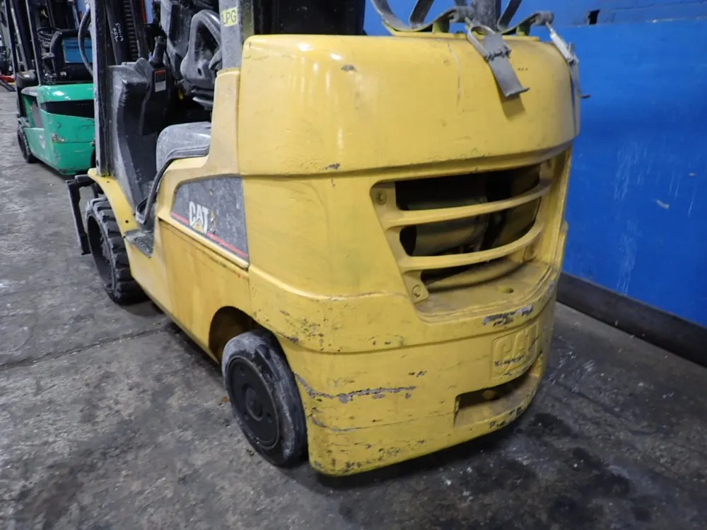 Caterpillar 4750 Lbs Propane Forklift - C5000