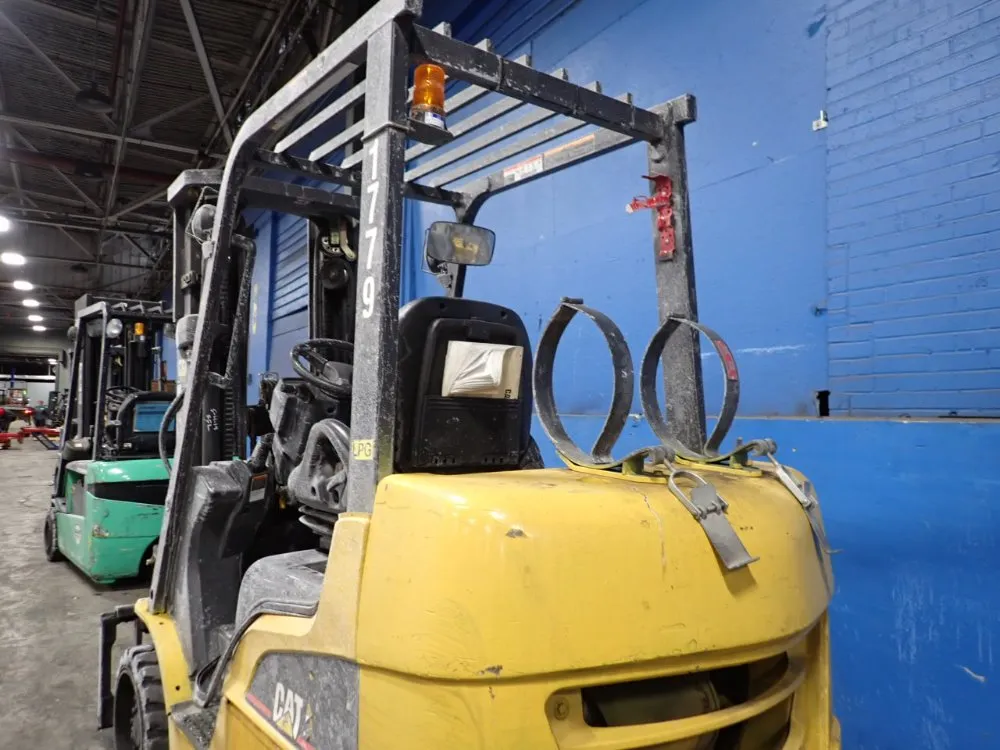 Caterpillar 4750 Lbs Propane Forklift - C5000