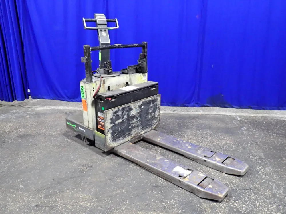 Crown 6000 Lbs Electric Pallet Jack - 60pe-27-3