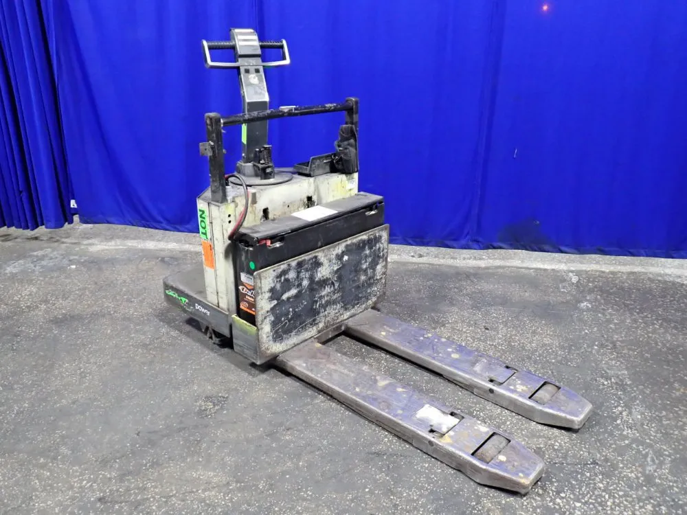 Crown 6000 Lbs Electric Pallet Jack - 60pe-27-3