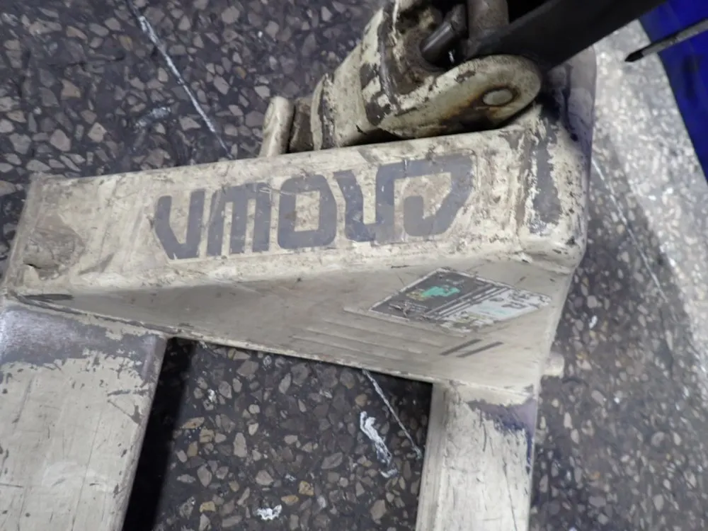 Crown 5000 Lbs Pallet Jack - Pth50